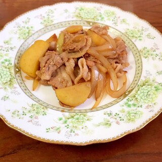 豚肉・玉ねぎ・さつまいものめんつゆ炒め